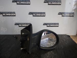 Gebrauchte Außenspiegel rechts Renault Twingo II (CN) 1.2 16V GT TCE Preis auf Anfrage angeboten von Autodemontage Nijmegen