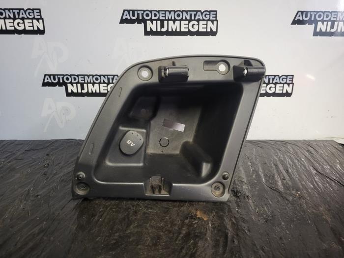 Używane Schowek Renault Twizy 80 Cena na żądanie oferowane przez Autodemontage Nijmegen
