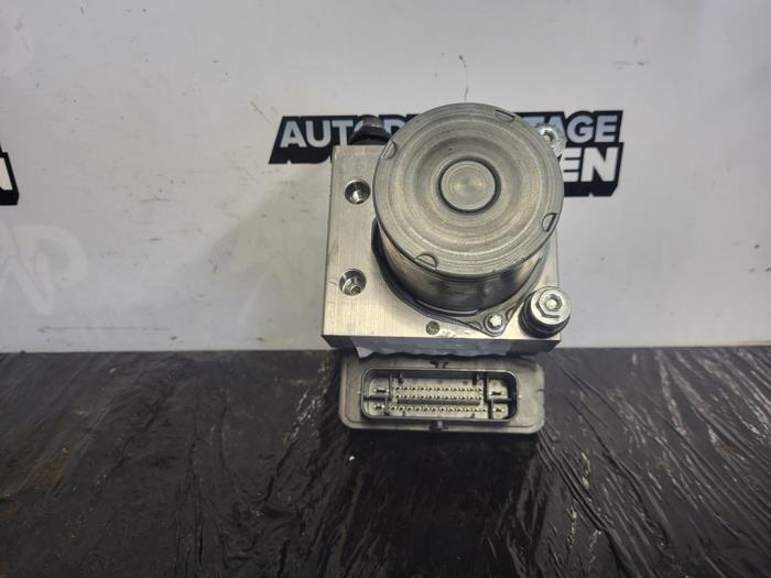 Begagnade ABS-pump Mercedes Citan (415.6) 1.5 109 CDI Pris på förfrågan erbjuds av Autodemontage Nijmegen