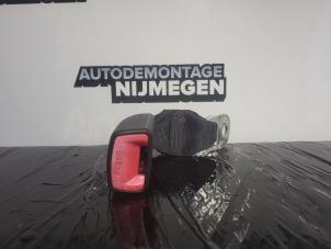 Used Rear seatbelt buckle, left Toyota Aygo (B10) 1.4 HDI Price on request offered by Autodemontage Nijmegen