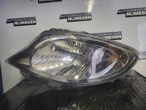 Używane Reflektor lewy Mercedes Citan (415.6) 1.5 109 CDI Cena na żądanie oferowane przez Autodemontage Nijmegen