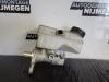 Master cylinder from a Renault Clio IV (5R) 0.9 Energy TCE 90 12V 2015