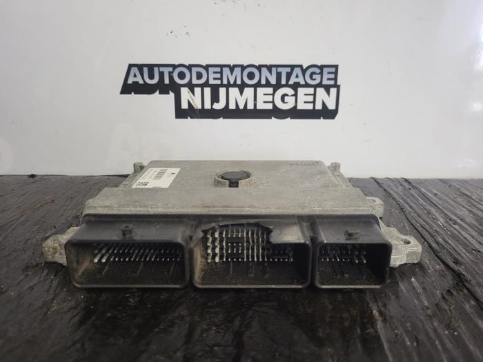 Used Engine management computer Renault Clio IV (5R) 0.9 Energy TCE 90 12V Price on request offered by Autodemontage Nijmegen