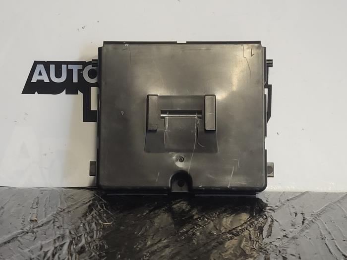 Module climatronic from a Renault Clio IV (5R) 0.9 Energy TCE 90 12V 2015
