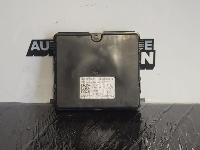 Module climatronic from a Renault Clio IV (5R) 0.9 Energy TCE 90 12V 2015