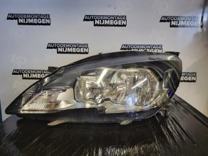 Used Headlight, left Peugeot 308 (L3/L8/LB/LH/LP) 1.6 16V THP 155 Price on request offered by Autodemontage Nijmegen