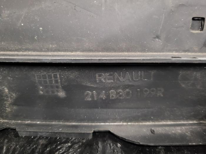 Air funnel from a Renault Clio IV (5R) 0.9 Energy TCE 90 12V 2015