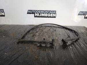 Used Front windscreen washer jet Renault Clio IV (5R) 0.9 Energy TCE 90 12V Price on request offered by Autodemontage Nijmegen