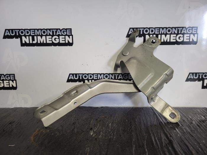 Bonnet Hinge from a Renault Clio IV (5R) 0.9 Energy TCE 90 12V 2015