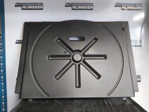 Gebrauchte Bodenblech Kofferraum Peugeot 107 1.0 12V Preis auf Anfrage angeboten von Autodemontage Nijmegen