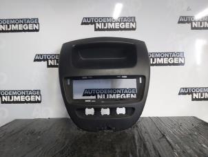 Usados Marco de radio Peugeot 107 1.0 12V Precio de solicitud ofrecido por Autodemontage Nijmegen