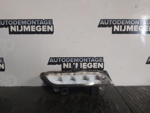 Used Daytime running light, right Renault Clio IV (5R) 0.9 Energy TCE 90 12V Price on request offered by Autodemontage Nijmegen