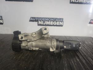 Used Ignition lock + key Volkswagen Polo V (6R) 1.6 TDI 16V 90 Price on request offered by Autodemontage Nijmegen