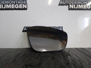 Used Mirror glass, right Peugeot 208 I (CA/CC/CK/CL) 1.2 12V e-THP PureTech 110 Price on request offered by Autodemontage Nijmegen