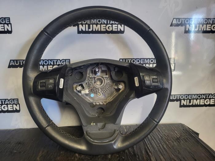 Begagnade Ratt Opel Corsa D 1.4 16V Twinport Pris på förfrågan erbjuds av Autodemontage Nijmegen
