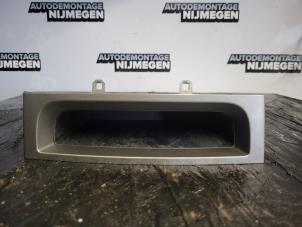 Usagé Compartiment de rangement Peugeot 308 (4A/C) 1.6 VTI 16V Prix sur demande proposé par Autodemontage Nijmegen