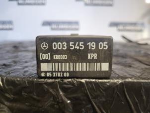 Usados Relé de bomba de combustible Mercedes E (W124) 2.0 200 E 16V Precio € 50,00 Norma de margen ofrecido por Autodemontage Nijmegen