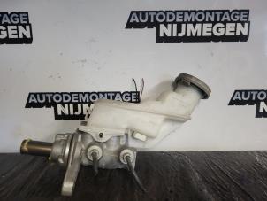 Używane Glówny cylinder hamulcowy Nissan Pixo (D31S) 1.0 12V Cena na żądanie oferowane przez Autodemontage Nijmegen