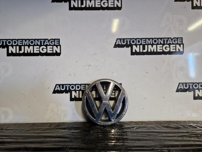 Używane Emblemat Volkswagen Golf IV (1J1) 1.4 16V Cena na żądanie oferowane przez Autodemontage Nijmegen