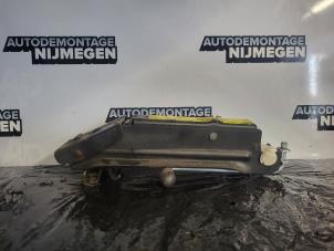 Używane Dzwignik Seat Leon (1P1) 1.6 Cena na żądanie oferowane przez Autodemontage Nijmegen