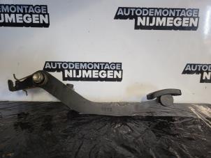 Usagé Pédale embrayage Suzuki Alto (GF) 1.0 12V Prix sur demande proposé par Autodemontage Nijmegen