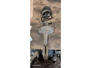 Used Front shock absorber rod, left Renault Twingo II (CN) 1.5 dCi 90 FAP Price on request offered by Autodemontage Nijmegen