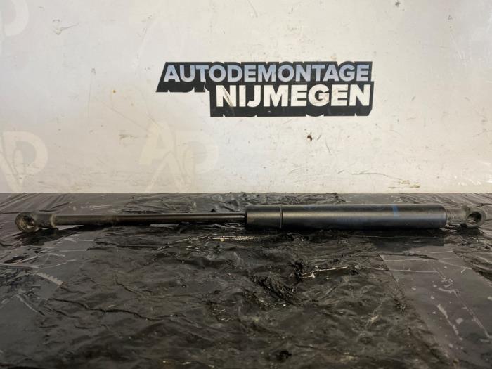 Amortiguador de gas de capó derecha de un BMW 5 serie (E39) 540i 32V 1999
