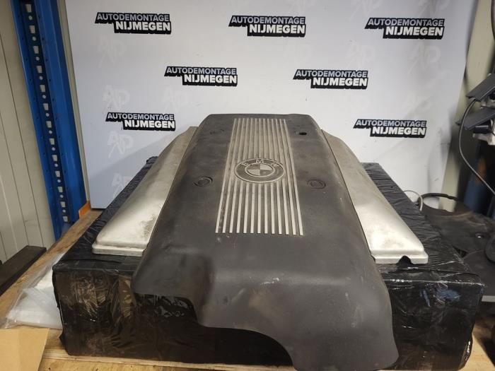 Gebrauchte Abdeckblech Motor BMW 5 serie (E39) 540i 32V Preis auf Anfrage angeboten von Autodemontage Nijmegen