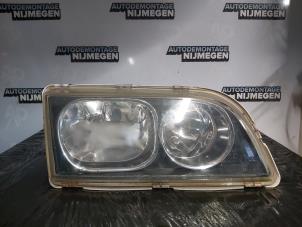 Używane Reflektor prawy Volvo V40 (VW) 1.6 16V Cena na żądanie oferowane przez Autodemontage Nijmegen