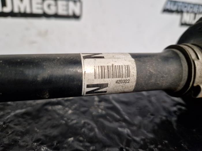 Front drive shaft, left from a Toyota Yaris III (P13) 1.33 16V Dual VVT-I 2014