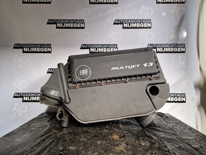 Begagnade Luftfilterhus Fiat Punto Evo (199) 1.3 JTD Multijet 85 16V Euro 5 Pris på förfrågan erbjuds av Autodemontage Nijmegen