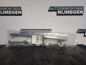 Nowe Listwa ozdobna Renault Twingo III (AH) 1.0 SCe 70 12V Cena na żądanie oferowane przez Autodemontage Nijmegen