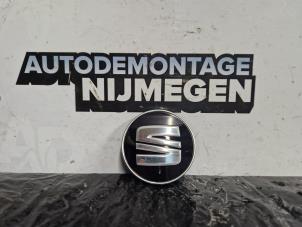Nuevos Embellecedor de buje Seat Ibiza IV (6J5) 1.4 TDI 12V Precio de solicitud ofrecido por Autodemontage Nijmegen