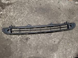 Used Bumper grille Peugeot 508 SW (8E/8U) 1.6 THP 16V Price on request offered by Autodemontage Nijmegen