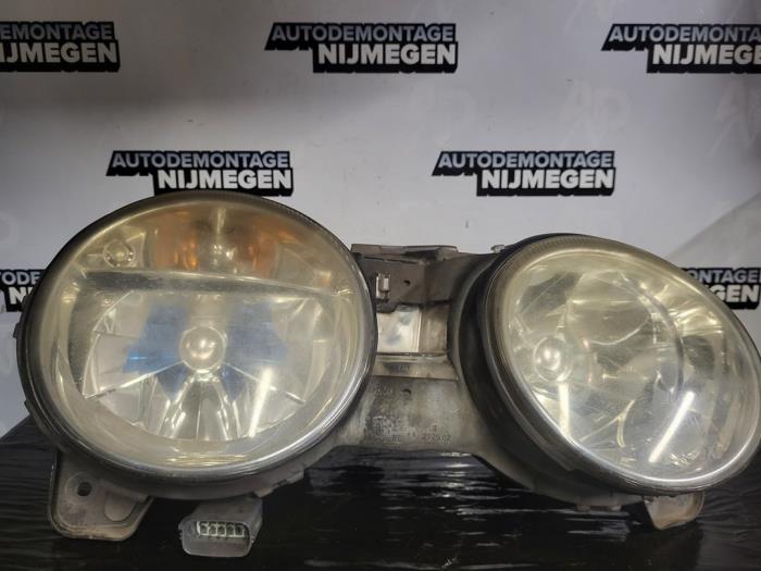 Headlight, right from a Jaguar S-type (X200) 3.0 V6 24V 2000