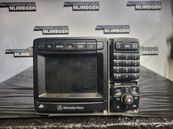 Używane Radio Mercedes S (W220) 3.2 S-320 CDI 24V Cena na żądanie oferowane przez Autodemontage Nijmegen
