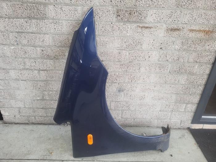 Front wing, right from a Ford Focus C-Max 1.8 16V 2003