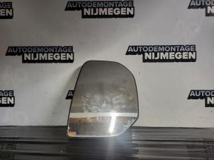 Used Mirror glass, right Peugeot Partner (GC/GF/GG/GJ/GK) 1.6 HDI 90 Price on request offered by Autodemontage Nijmegen