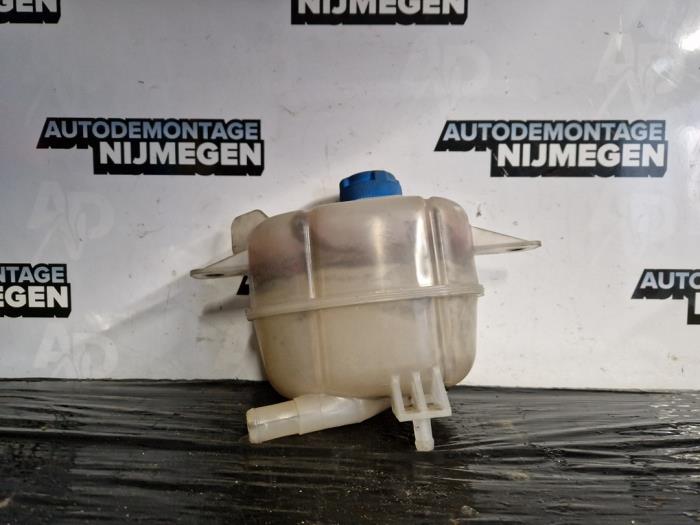 Expansion vessel from a Citroën Nemo (AA) 1.3 HDi 75 2014
