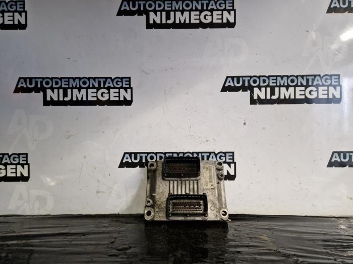 Engine management computer Opel Corsa D 1.0 - 989134 Z10XEP GM