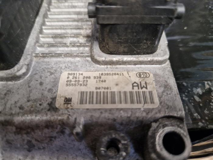 Engine management computer Opel Corsa D 1.0 - 989134 Z10XEP GM