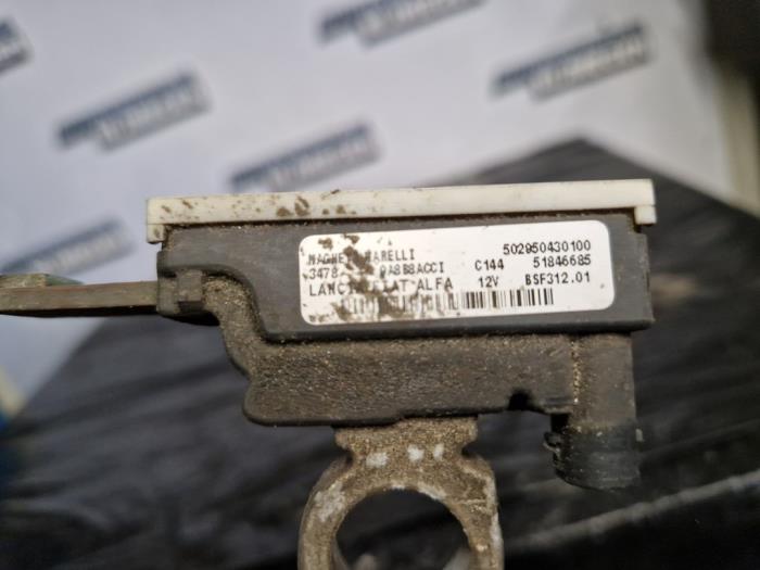 Używane Biegun akumulator Fiat 500 (312) 1.2 Cena na żądanie oferowane przez Autodemontage Nijmegen