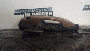 Used Door handle 4-door, front left Hyundai i20 (GBB) 1.0 T-GDI 100 12V Price on request offered by Autodemontage Nijmegen