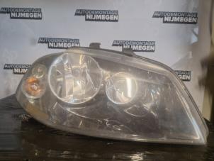 Usagé Phare droit Seat Ibiza III (6L1) 1.4 16V 100 Prix € 40,00 Règlement à la marge proposé par Autodemontage Nijmegen