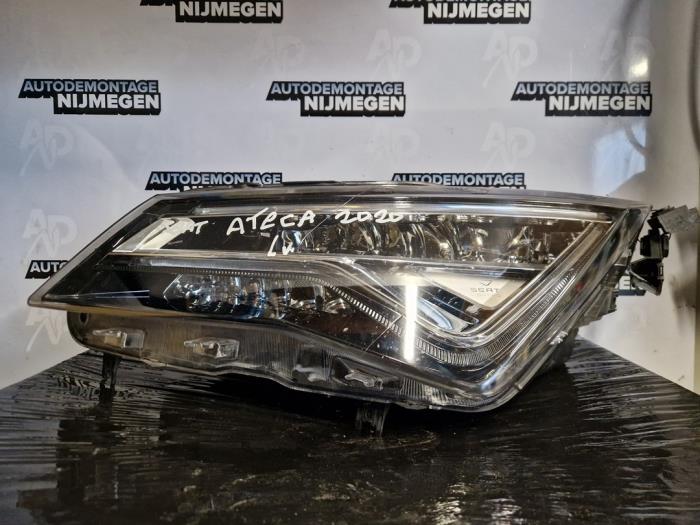 Używane Reflektor lewy Seat Ateca (5FPX) 1.0 TSI 12V Cena na żądanie oferowane przez Autodemontage Nijmegen