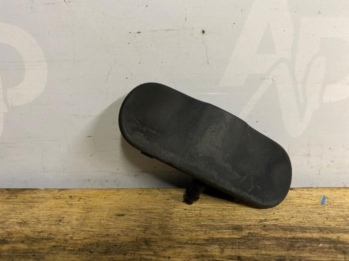 Lave-glace avant d'un Seat Ibiza ST (6J8) 1.2 TSI 2013