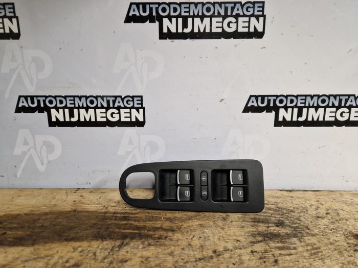 Usados Interruptor combinado de ventanillas Volkswagen Sharan (7N) 1.4 TSI 16V Precio de solicitud ofrecido por Autodemontage Nijmegen