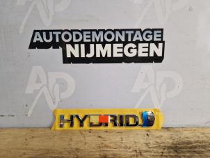 Neue Emblem Toyota C-HR (X1,X5) 1.8 16V Hybrid Preis auf Anfrage angeboten von Autodemontage Nijmegen