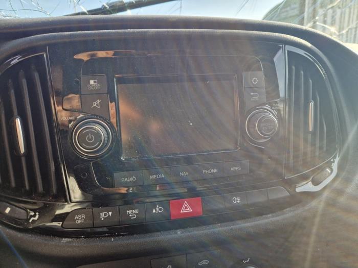 Używane System nawigacji Fiat Doblo Cargo (263) 1.6 D Multijet Cena na żądanie oferowane przez Autodemontage Nijmegen