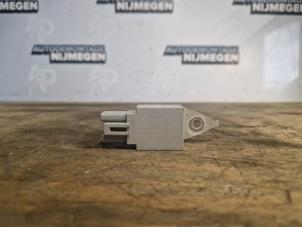 Używane Kondensator radiowy Toyota Prius (NHW20) 1.5 16V Cena na żądanie oferowane przez Autodemontage Nijmegen